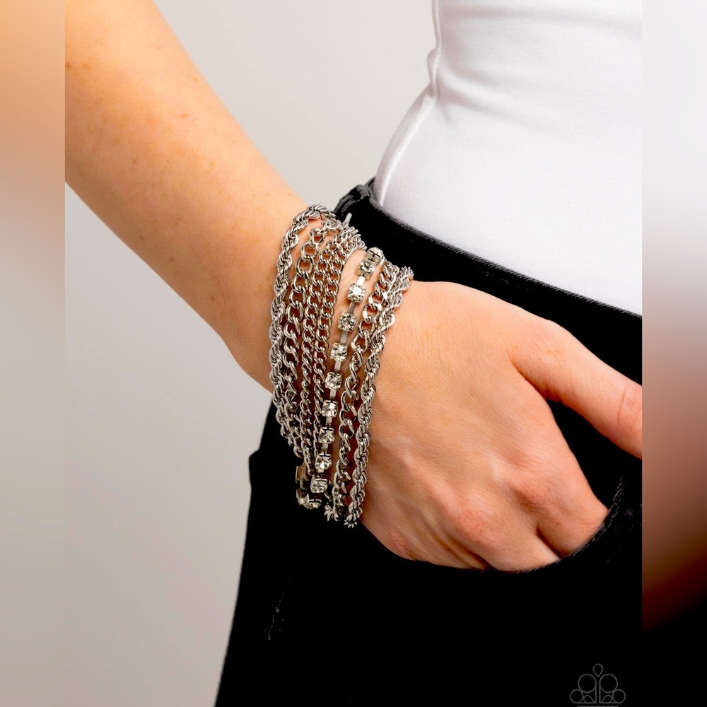 Super Cute Silver Tone Chain Bracelet. Size 7-1/4